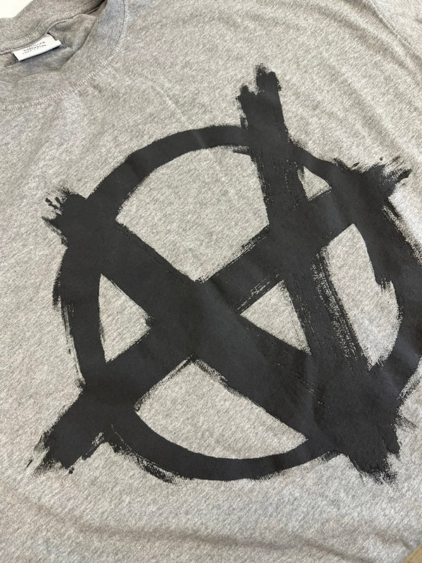ヴェトモン VETEMENTS Anarchy アナーキー ロゴ プリントTシャツ オーバーサイズ 半袖カットソー XS Tシャツ グレー SSサイズ 101MT-4450