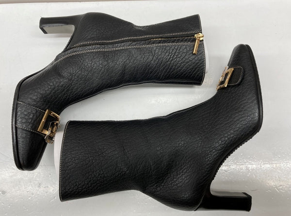 ドルチェ＆ガッバーナ Dolce&Gabbana VERO CUOIO ミドルブーツ チゼルトゥ スクエアトゥ ロゴ金具 ゴールド 刻印 イタリア製 BLACK 黒 DIW5080031 レディース靴 ブーツ その他 ブラック SIZE37 1/2 104S-720