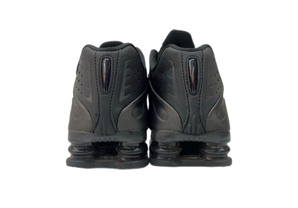 ナイキ NIKE 24年製 SHOX R4 ショックス オールブラック ローカット シューズ 黒 HQ1988-001 メンズ靴 スニーカー ブラック 27cm 104S-927