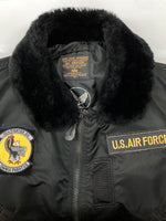 アルファインダストリーズ ALPHA INDUSTRIES B-15D FLIGHT JACKET フライト ジャケット MA-1 襟ファー ジップアップ アウター 黒 ジャケット ロゴ ブラック Mサイズ 104MT-2145