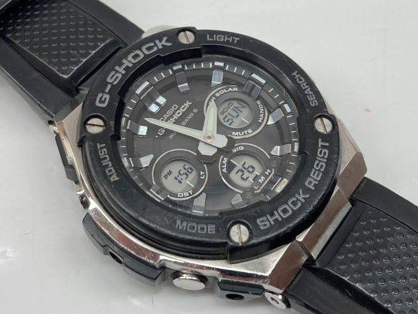 ジーショック G-SHOCK CASIO カシオ タフソーラー 耐衝撃構造 20気圧防水 アウトドア 腕時計 ウォッチ 5524 銀 黒 GST-W300 メンズ腕時計ブラック 104T-36