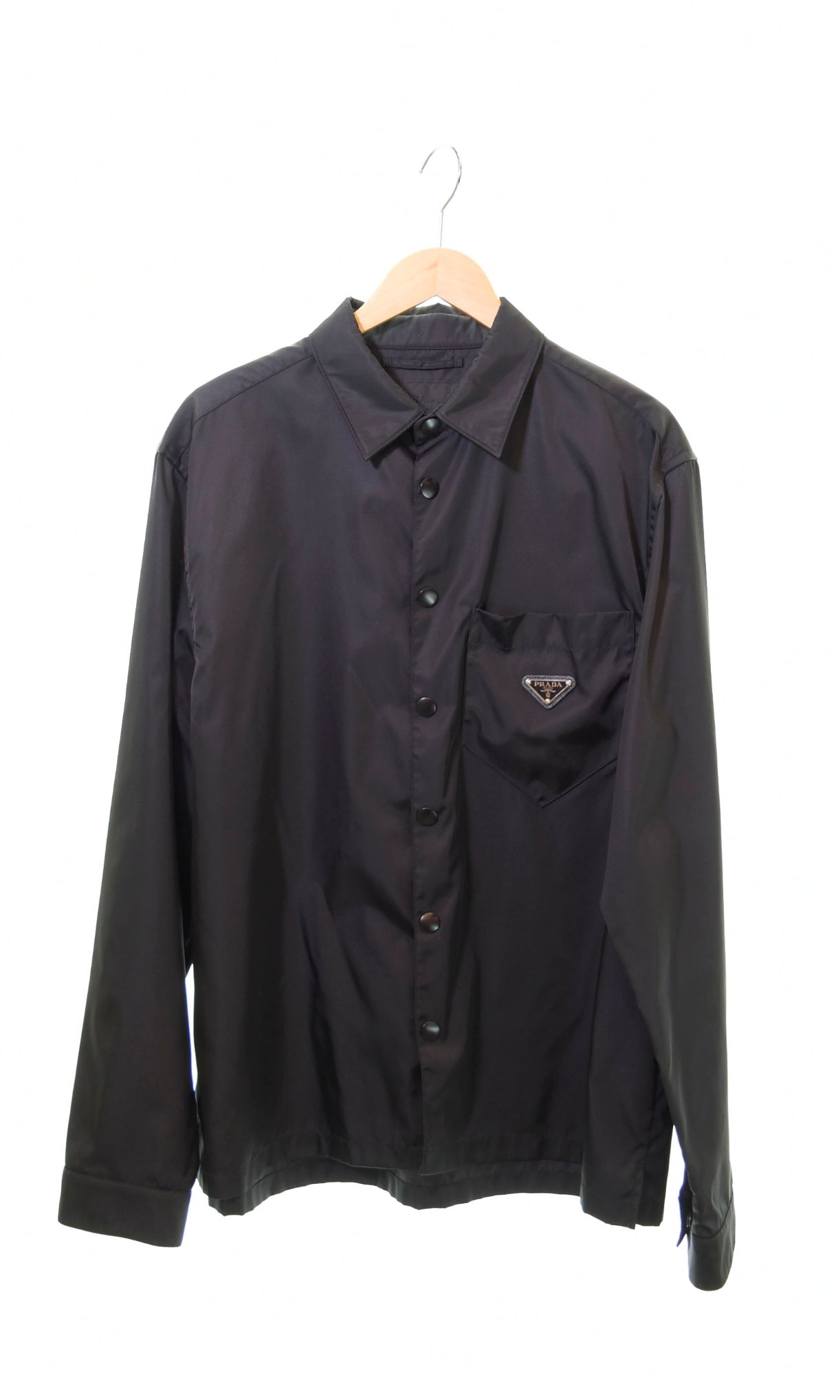プラダ　未使用　PRADA リナイロン　ジャケット　シャツ　Ｌ プラダ PRADA 20AW ロゴプレート リナイロン 長袖シャツ ジャケット 黒