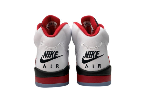 ナイキ NIKE 25年製 AIR JORDAN 5 FIRE RED BLACK TONGUE エア ジョーダン ファイヤー レッド ブラックタン AJ5 シューズ 白 赤 黒 HQ7978-101 メンズ靴 スニーカー ホワイト 27cm 104S-1026
