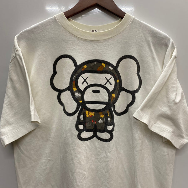 ア ベイシング エイプ A BATHING APE KAWS MILO TEE Tシャツ ホワイト Lサイズ 201MT-3968