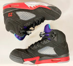 ジョーダン JORDAN NIKE AIR JORDAN 5 RETRO TOP 3 BLACK/FIRE RED-GRAPE ICE-NEW EMERALD ナイキ エアジョーダン 5 レトロ トップ3 ファイアレッド-グレープアイス-ニューエメラルド ブラック系 黒  CZ1786-001 メンズ靴 スニーカー ブラック 27.5cm 101-shoes682