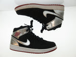 ジョーダン JORDAN NIKE AIR JORDAN 1 MID JOHNNY KILROY ナイキ エアジョーダン1 ミッド BLACK/GYM RED-METALLIC SILVER-WHITE 靴 シューズ 黒 シルバー 銀  554724-057 メンズ靴 スニーカー ブラック 27cm 101-shoes69