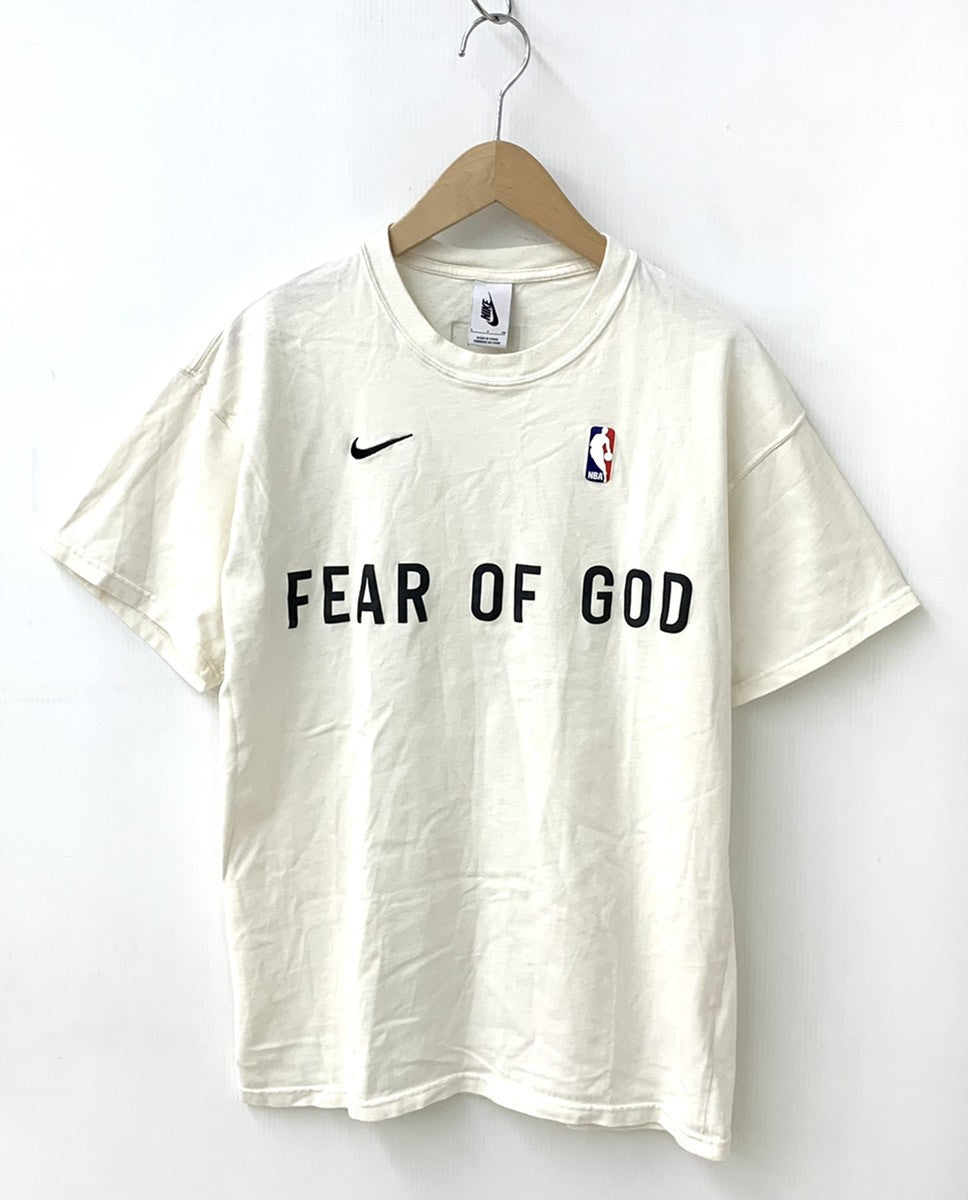 通販限定品ナイキ　FEAR OF GOD Tシャツ　Lサイズ　ペールアイボリー Tシャツ/カットソー(半袖/袖なし)