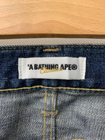 アベイシングエイプ A BATHING APE デニムパンツ ジーンズ R 刺繍 日本製 デニム ワンポイント ブルー Lサイズ 201MB-242