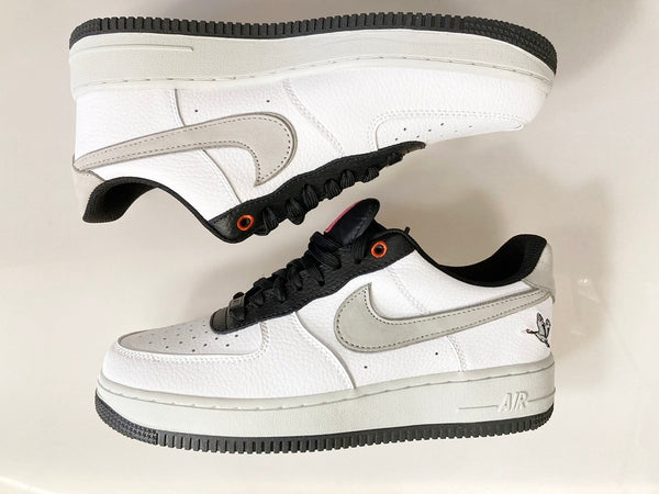 ナイキ NIKE AIR FORCE 1 07 LOW LX WHITE/PHOTON DUST-BLACK-CHILE RED エアフォース 1 07 ロー LX 鶴 ホワイト系 白 シューズ DA8482-100 メンズ靴 スニーカー ホワイト 27cm 101-shoes839