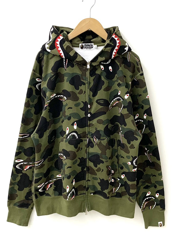 アベイシングエイプ A BATHING APE Camo Shark Full Zip Hoodie ジップアップ フーディー カモ柄 シャーク パーカー 001ZPH301009X パーカ 総柄 カーキ Lサイズ 201MT-511