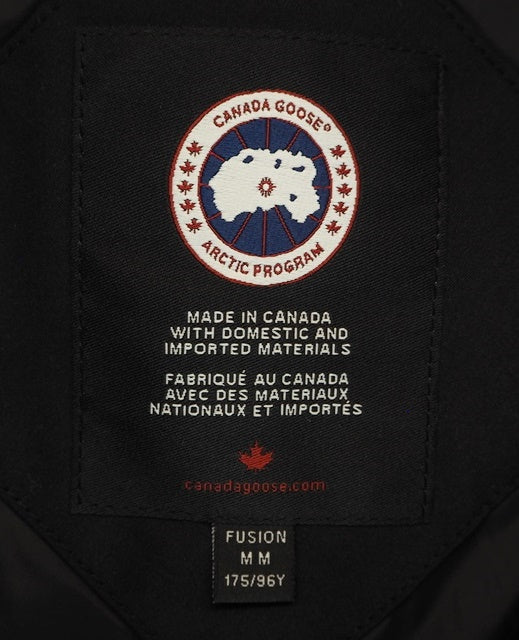 カナダグース CANADA GOOSE MACMILLAN PARKA FUSION FIT Noir マクミランパーカ フュージョンフィット ダウンジャケット アウター 上着 黒 3804MA ジャケット ワンポイント ブラック Mサイズ 101MT-758