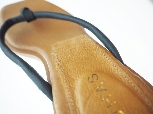アロハス ALOHAS トングサンダル ヒール  サイズ39 黒 スペイン製 レディース靴 サンダル トング ブラック 101-shoes541