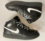 ナイキ NIKE AIR JORDAN 1 MID BG BLACK/WHITE/BLACK GIRLS エアジョーダン 1 ミッド ボーイズ 黒 ハイカット シューズ スニーカー  554725-049 レディース靴 スニーカー ブラック 24cm 101-shoes448