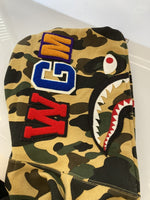 ア ベイシング エイプ A BATHING APE 1st camo yellow シャークパーカー shark full zip hoodie a bathing ape bape エイプ ベイプ WGM 迷彩 カモフラ 総柄 プリント ジップ パーカー パーカ 総柄 ベージュ Sサイズ 101MT-334