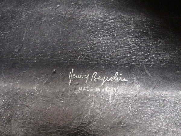 HENRY BEGUELIN ヘンリーべグリン バッグ ショルダー 斜め掛け 肩掛け イタリア製 made in Italy ブラック 無地 ワンポイント 刺繍 革 メンズ (BG-82)