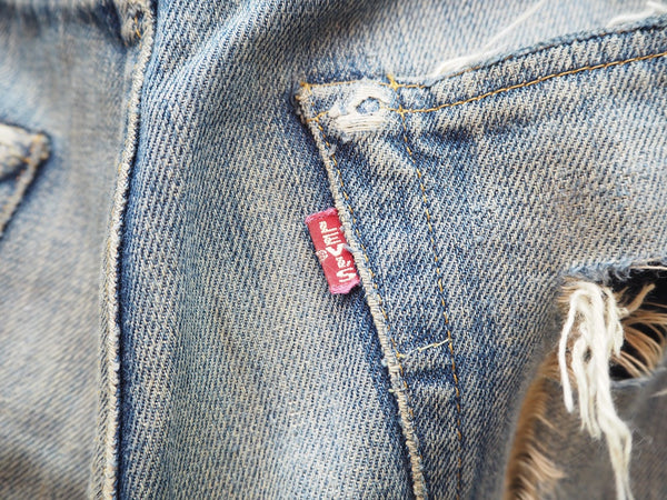 リーバイス Levi's LEVI'S 501XX ジーンズ ダメージデニム ボトムス ボタンフライ 赤耳 555 BIGE アメリカ製 サイズW35×L36 デニム 無地 ブルー 101MB-90