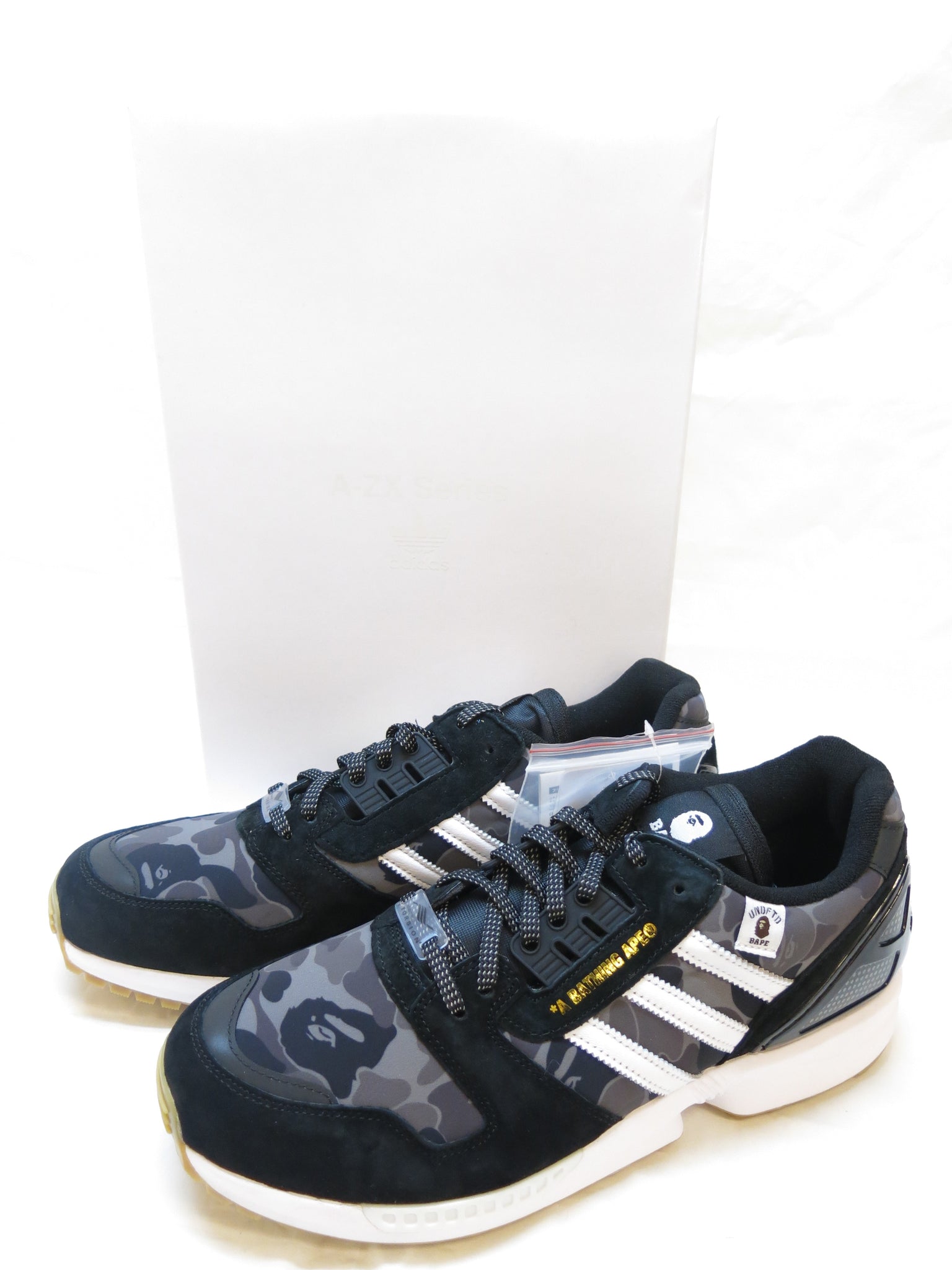 BAPE/A BATHING APE/UNDEFEATED/adidas/ZX 8000/ベイプ/アベイシング