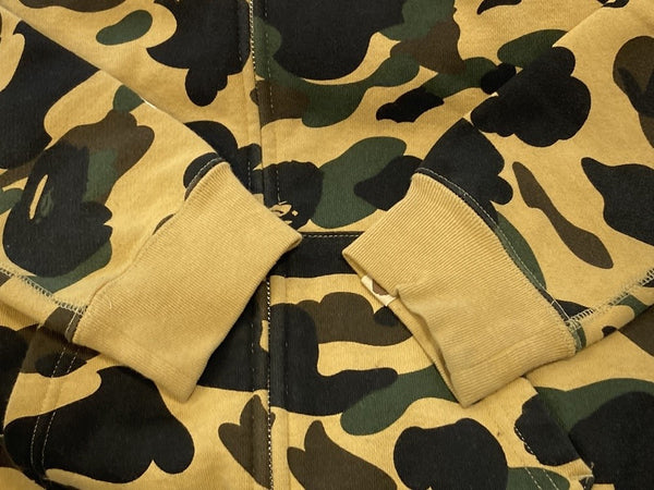 ア ベイシング エイプ A BATHING APE 1st camo yellow シャークパーカー shark full zip hoodie a bathing ape bape エイプ ベイプ WGM 迷彩 カモフラ 総柄 プリント ジップ パーカー パーカ 総柄 ベージュ Sサイズ 101MT-334