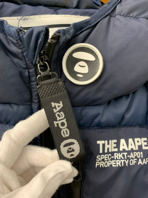 アベイシングエイプ A BATHING APE エーエイプ Aape ベイプ BAPE ダウンジャケット AAPDNM7114XX7 ジャケット ロゴ ネイビー LLサイズ 201MT-912