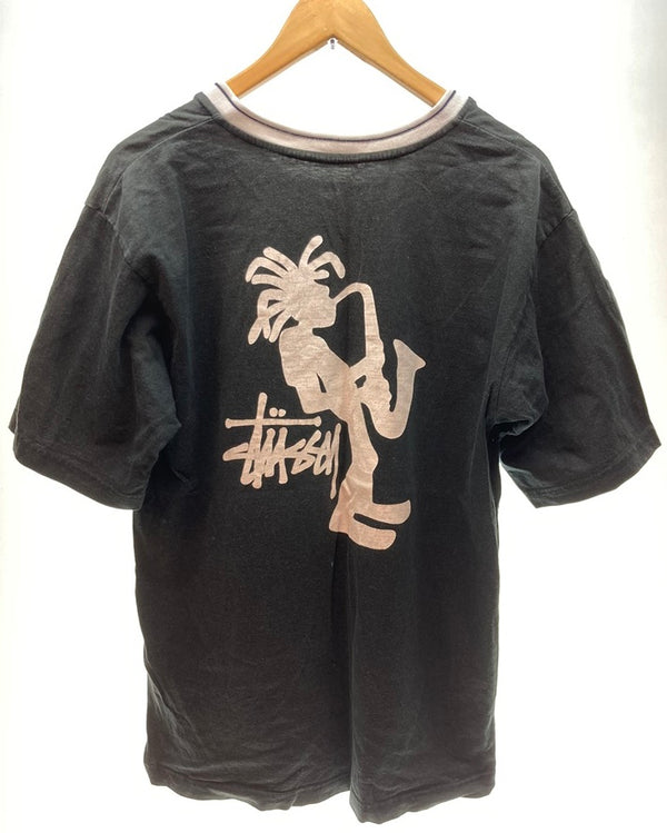 ステューシー STUSSY ジャズマン Tシャツ VINTAGE JAZZ MAN BIG LOGO TEE ライン 刺繍ロゴ ロゴ プリント トップス プルオーバー 半袖 Tシャツ ロゴ ブラック 101MT-591
