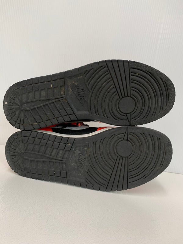 ナイキ NIKE エア ジョーダン 1 ミッド AIR JORDAN 1 MID ハイカット BLACK/INFRARED 23-WHITE 554724-061 メンズ靴 スニーカー ロゴ レッド 201-shoes146