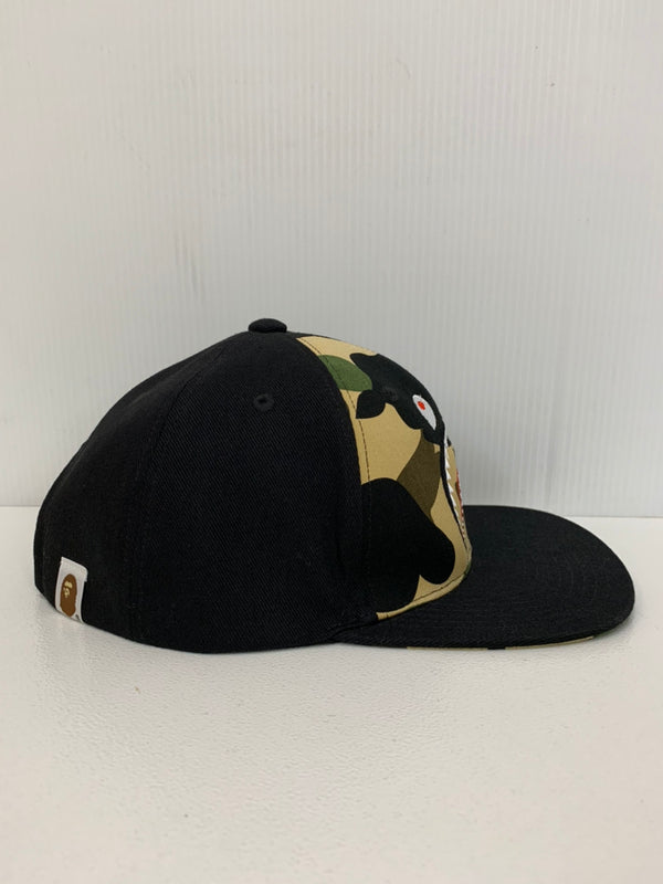 【中古】ア ベイシング エイプ A BATHING APE 1st camo yellow a bathing ape bape shark cap シャーク 001CPD301001X 帽子 メンズ帽子 キャップ カモフラージュ・迷彩 ブラック フリーサイズ 201goods-129