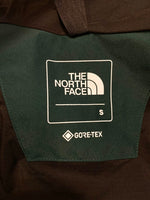 ノースフェイス THE NORTH FACE Mountain Jacket マウンテンジャケット PS GORE-TEX ゴアテックス ダークグリーン系 緑 アウター ナイロンジャケット 刺繍ロゴ  NP61800 ジャケット ロゴ グリーン Sサイズ 101MT-1554