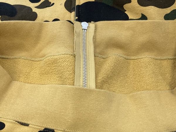 ア ベイシング エイプ A BATHING APE 1st camo yellow シャークパーカー shark full zip hoodie a bathing ape bape エイプ ベイプ WGM 迷彩 カモフラ 総柄 プリント ジップ パーカー パーカ 総柄 ベージュ Sサイズ 101MT-334